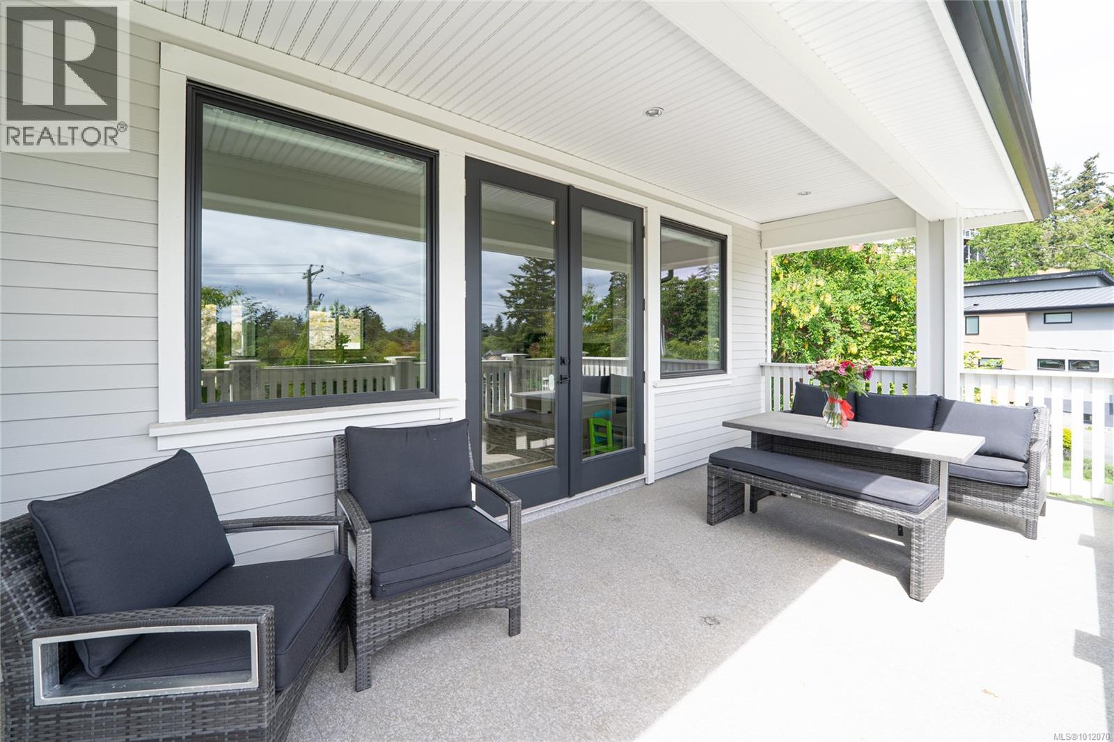 Photo 65 of 3880 Wilkinson Rd, Saanich BC