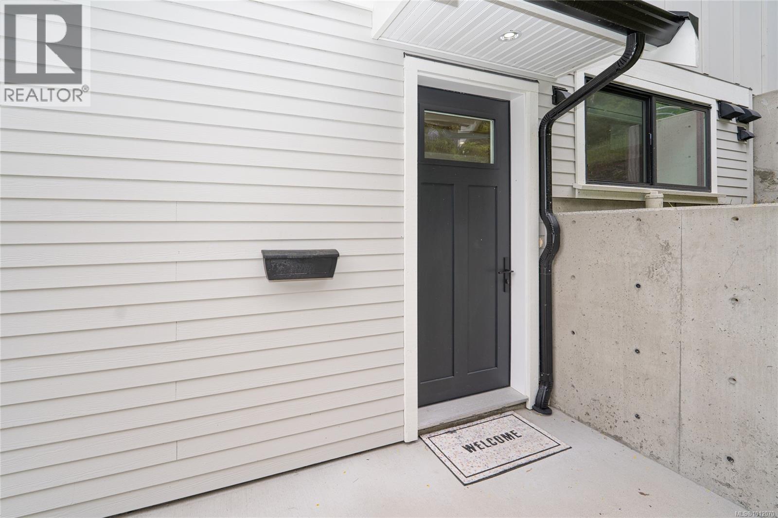 Photo 47 of 3880 Wilkinson Rd, Saanich BC