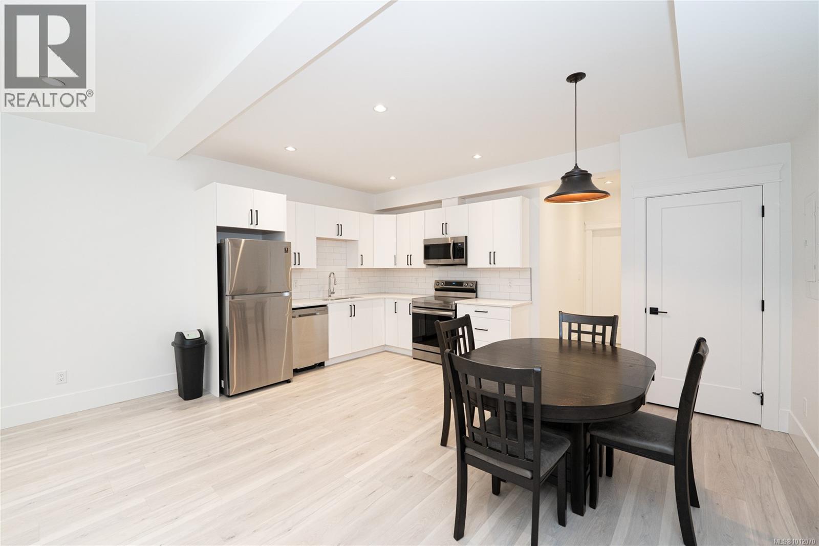 Photo 70 of 3880 Wilkinson Rd, Saanich BC