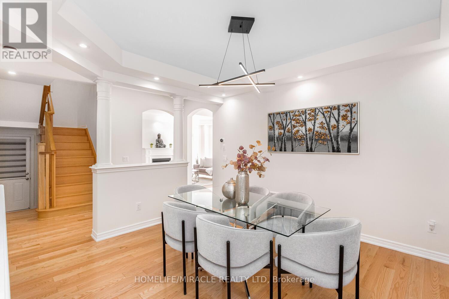 Photo 1 of 10 Elverton Crescent, Brampton ON