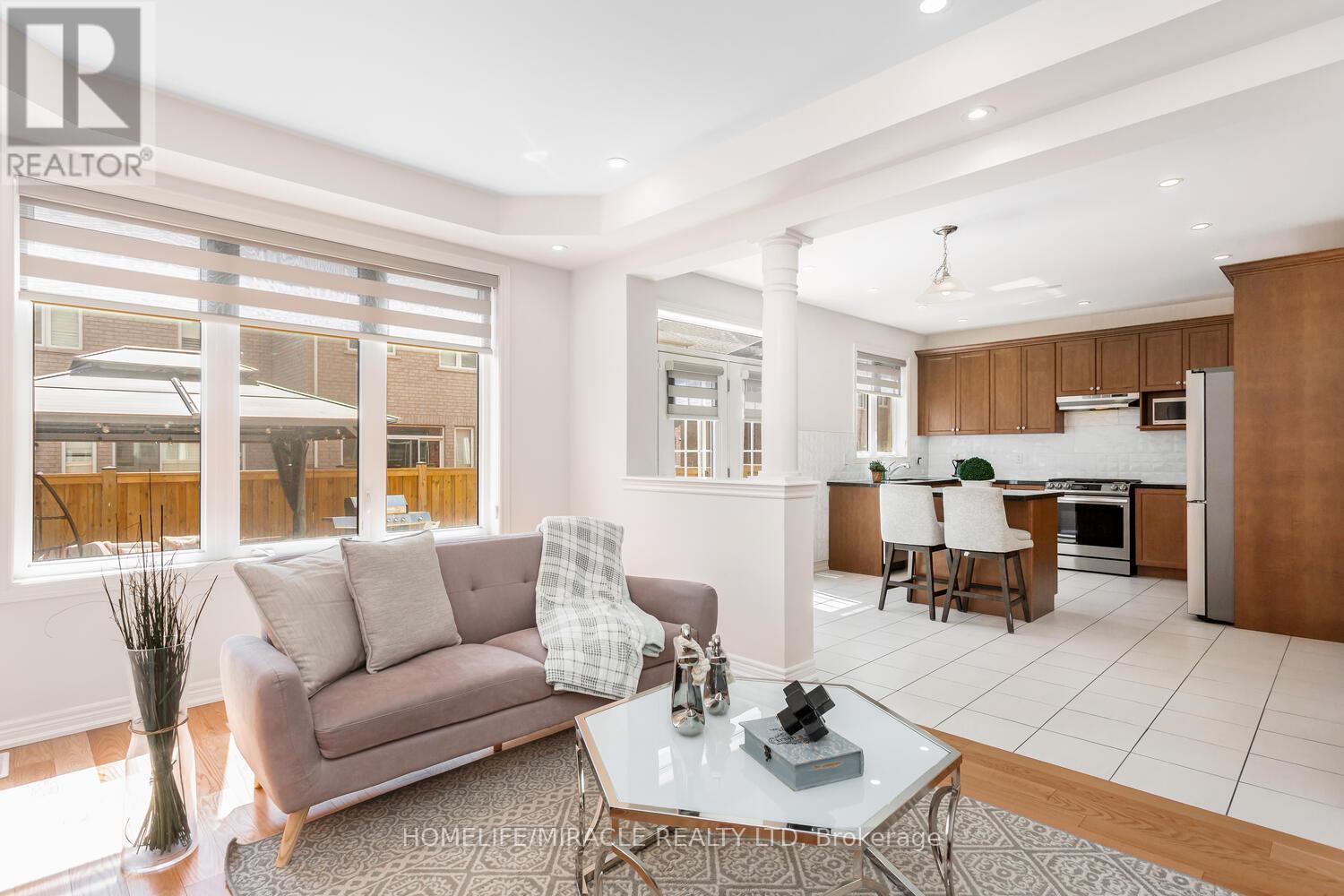 Photo 36 of 10 Elverton Crescent, Brampton ON