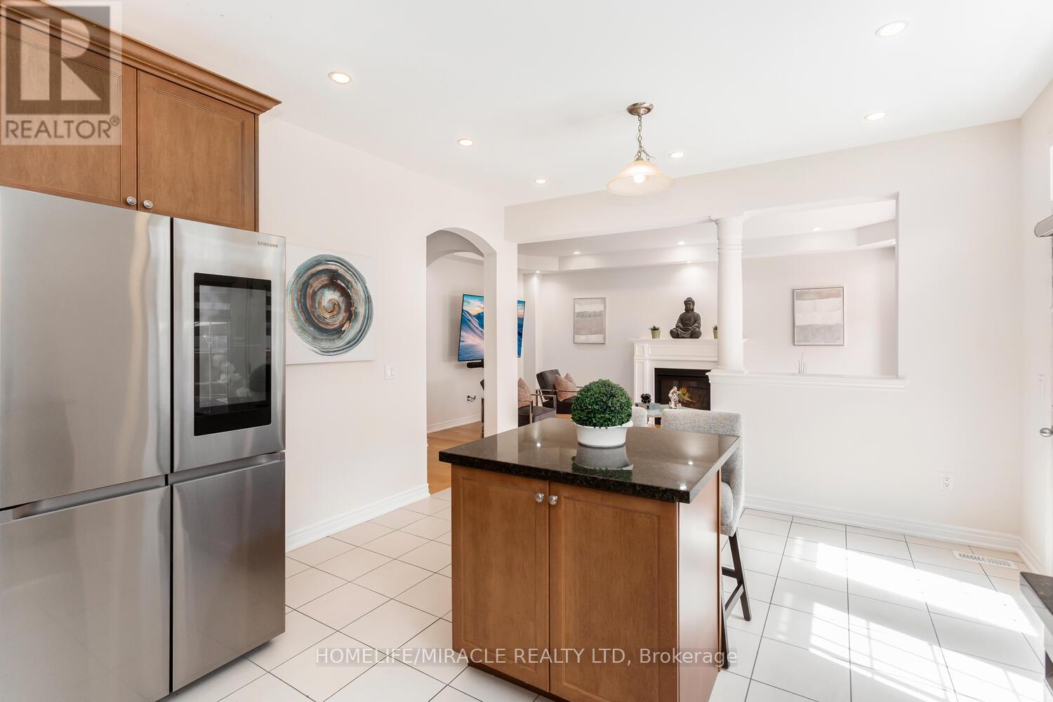 Photo 21 of 10 Elverton Crescent, Brampton ON