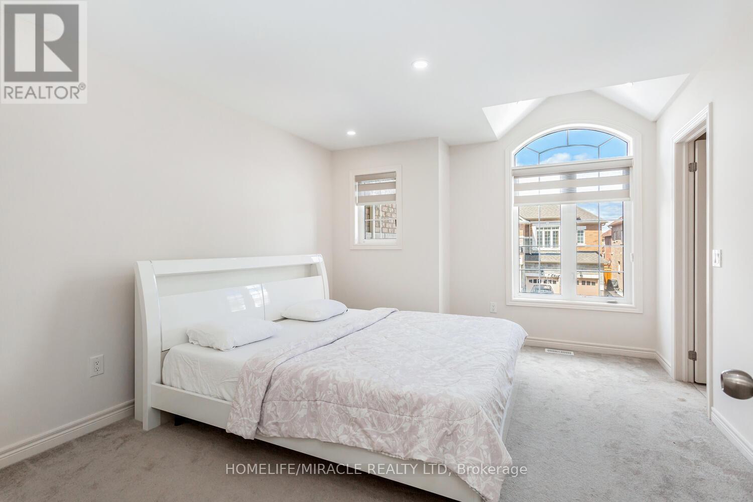 Photo 17 of 10 Elverton Crescent, Brampton ON