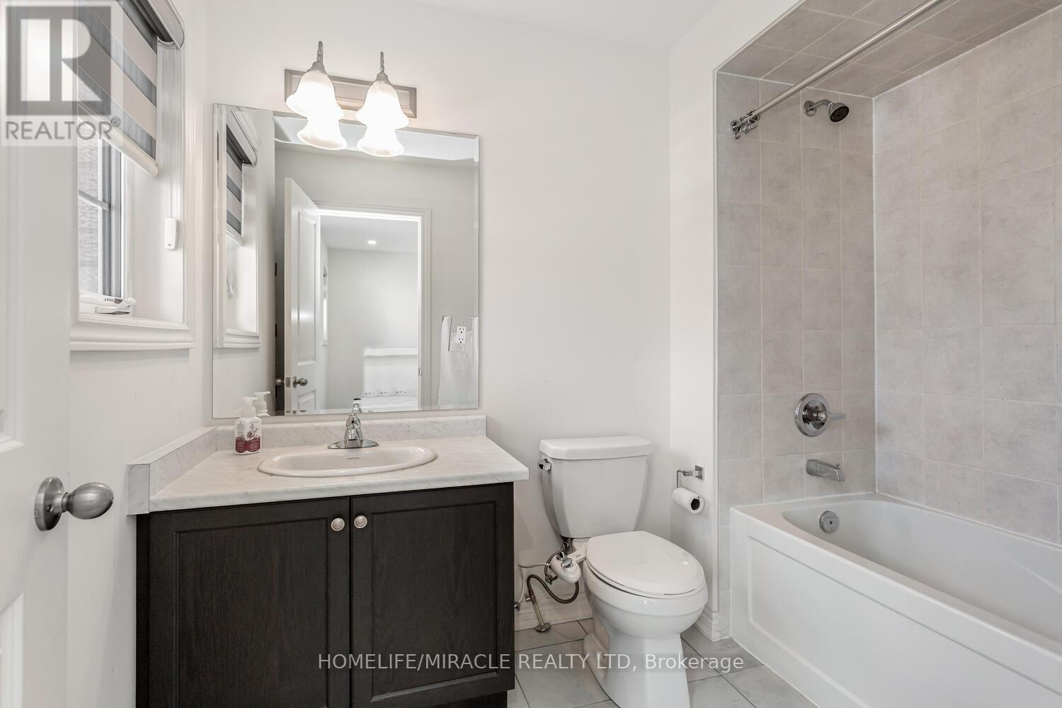 Photo 49 of 10 Elverton Crescent, Brampton ON