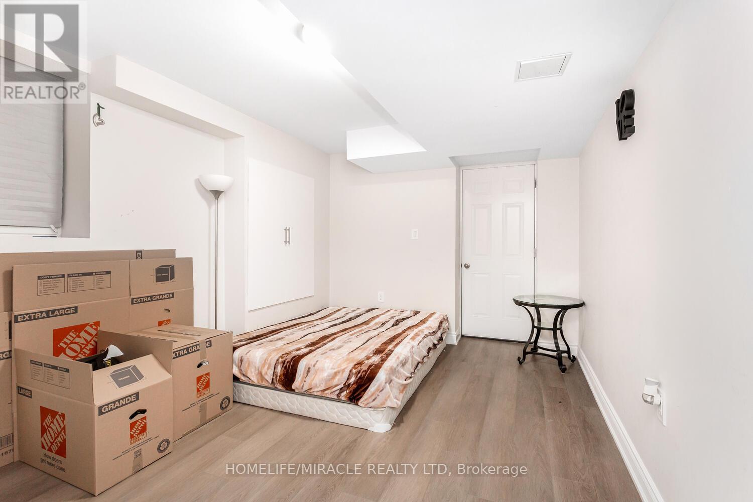 Photo 25 of 10 Elverton Crescent, Brampton ON