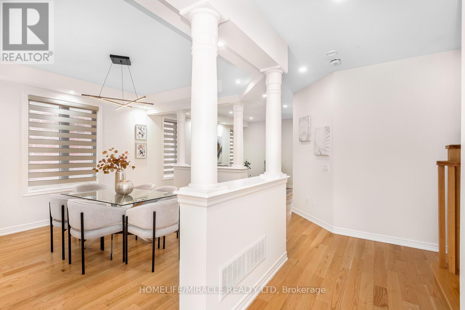 Photo 15 of 10 Elverton Crescent, Brampton ON
