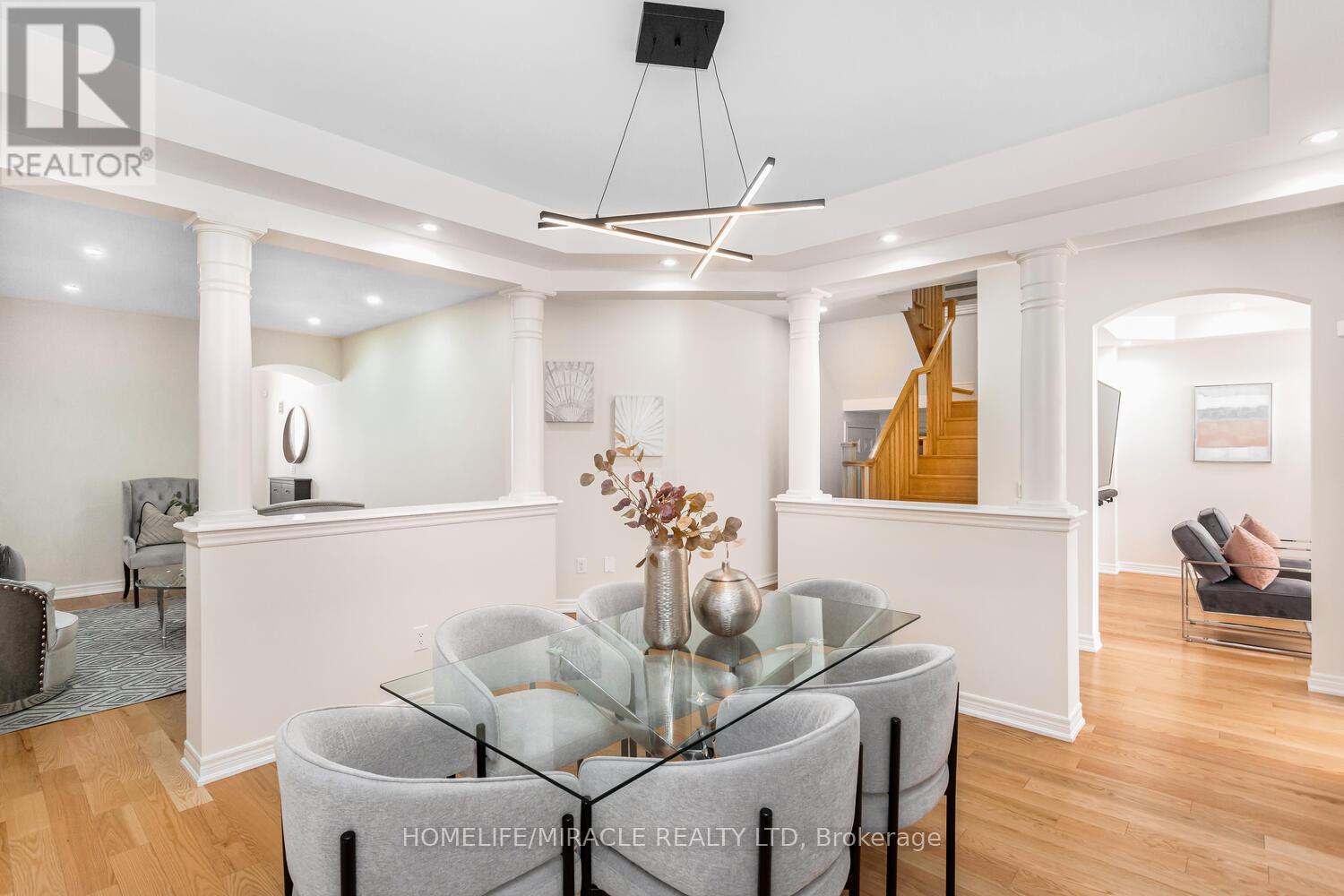 Photo 30 of 10 Elverton Crescent, Brampton ON