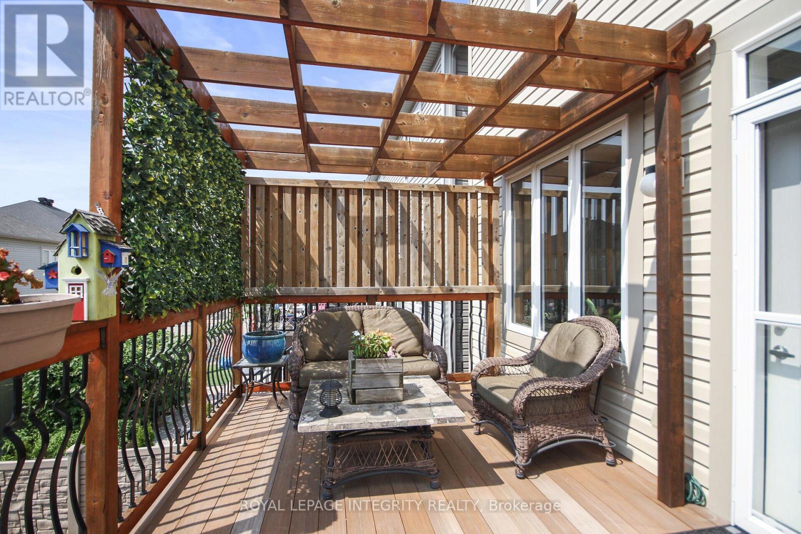 Photo 15 of 318 Everglade Way E, Ottawa ON