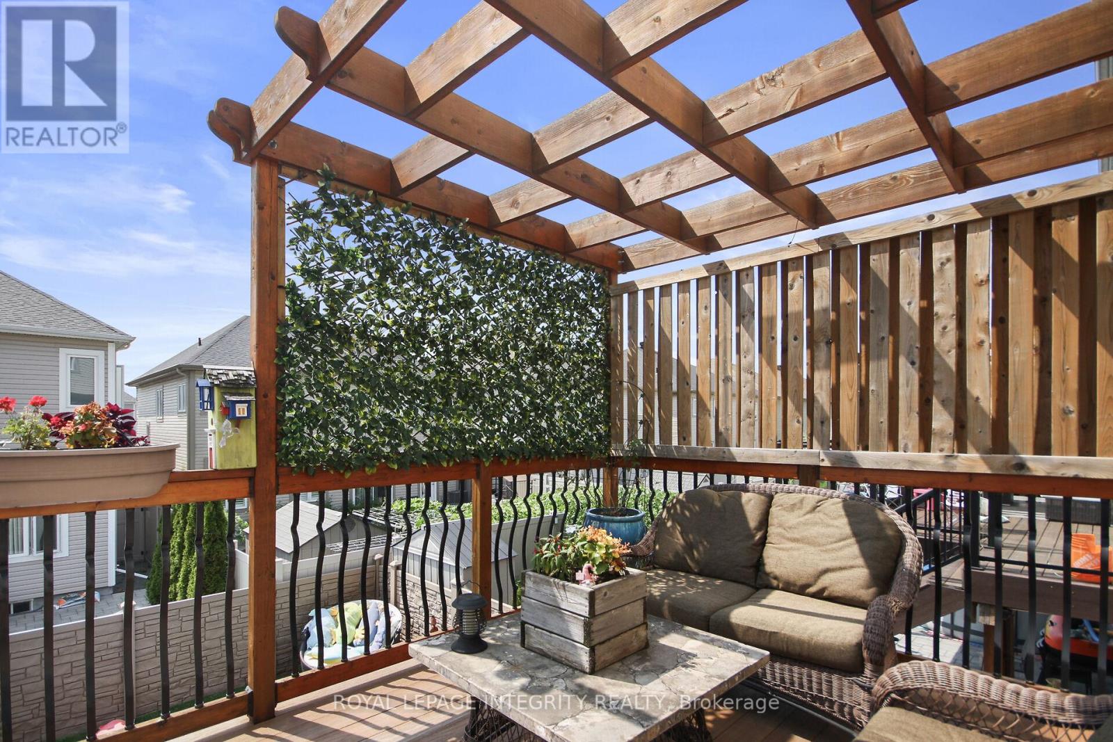 Photo 16 of 318 Everglade Way E, Ottawa ON
