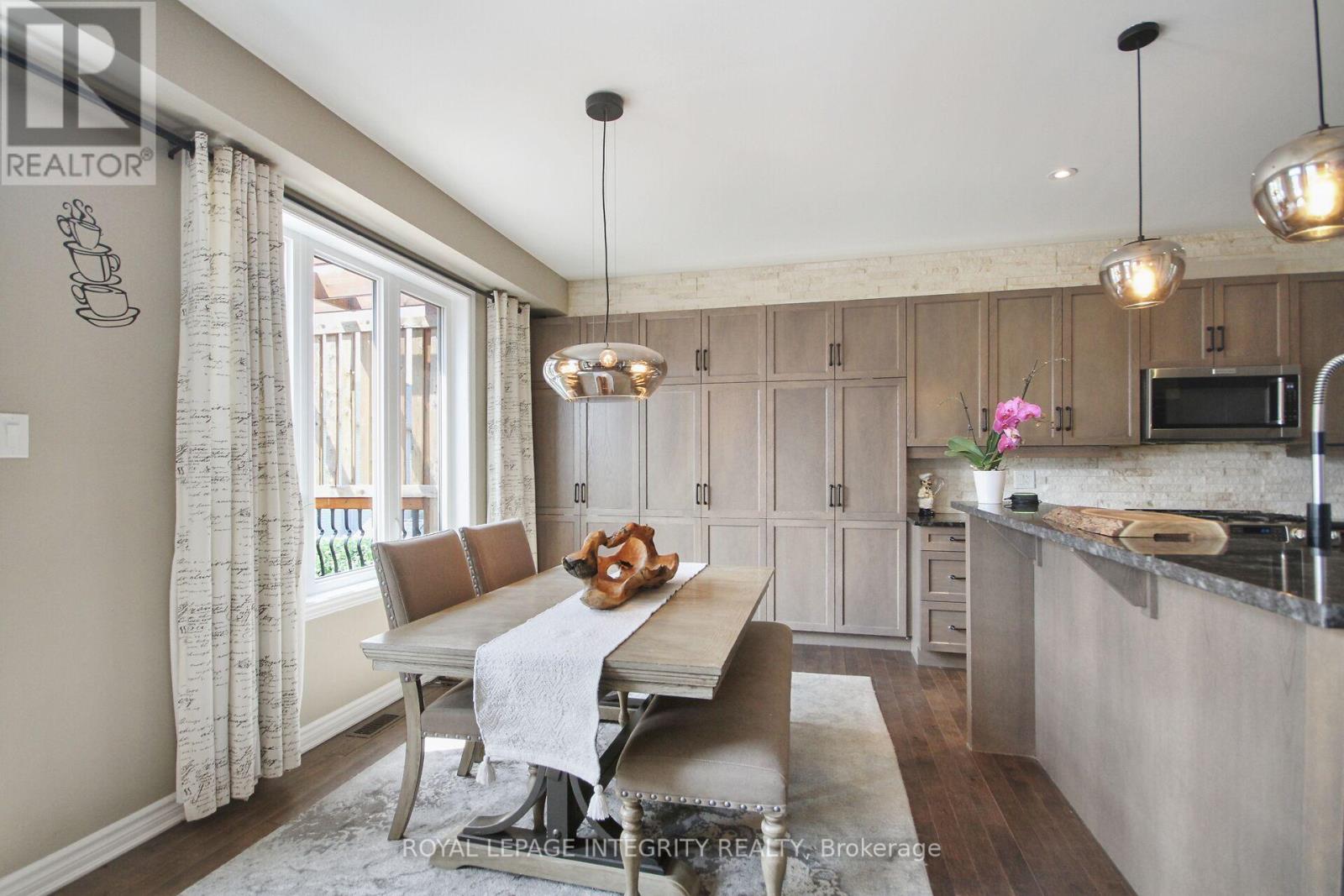 Photo 20 of 318 Everglade Way E, Ottawa ON