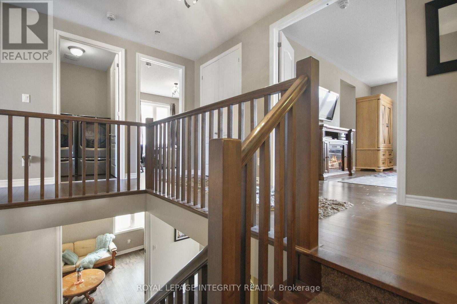 Photo 25 of 318 Everglade Way E, Ottawa ON
