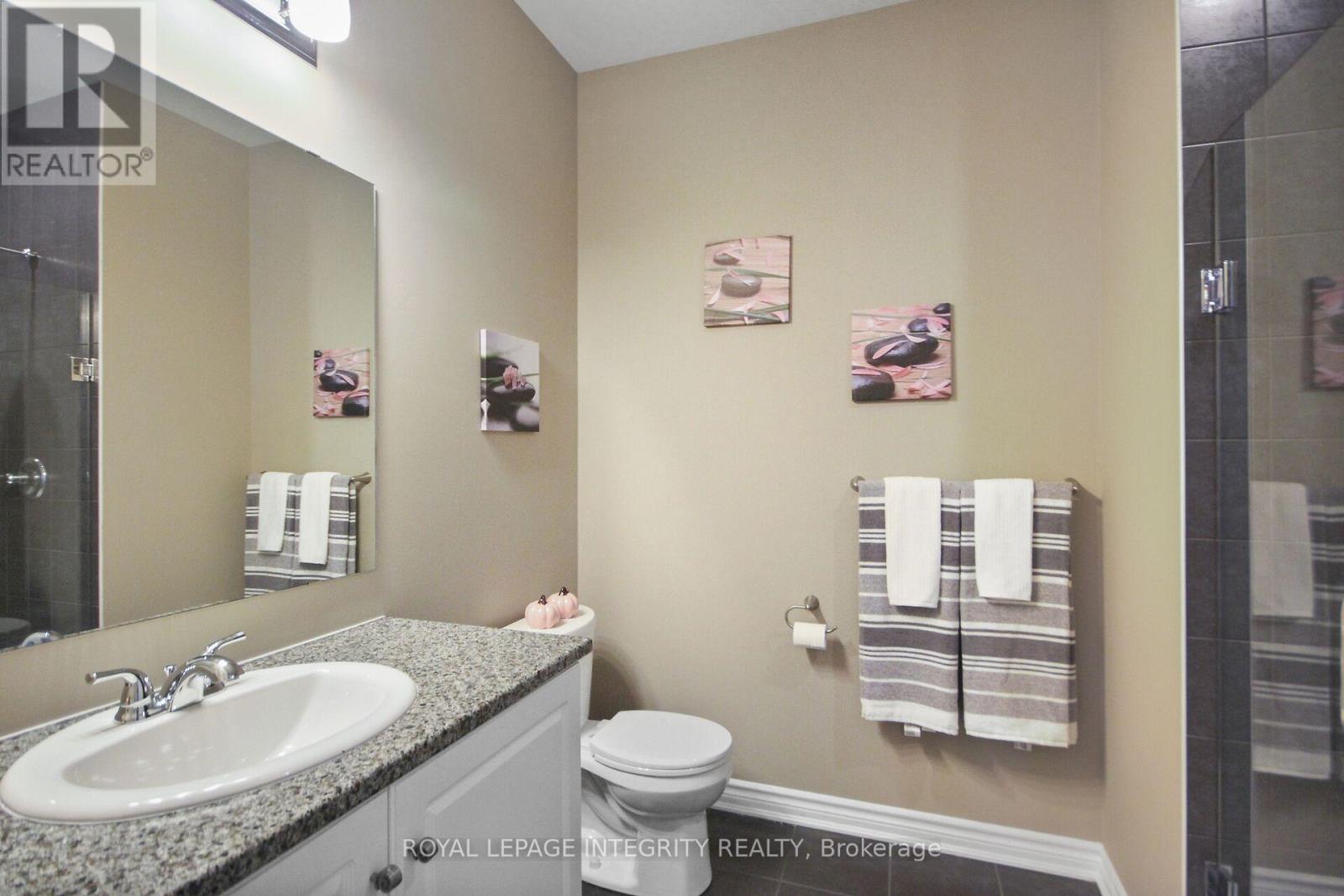 Photo 37 of 318 Everglade Way E, Ottawa ON