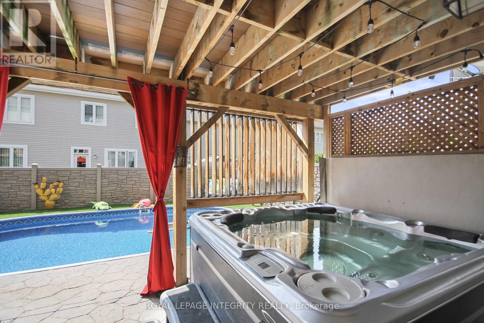 Photo 43 of 318 Everglade Way E, Ottawa ON