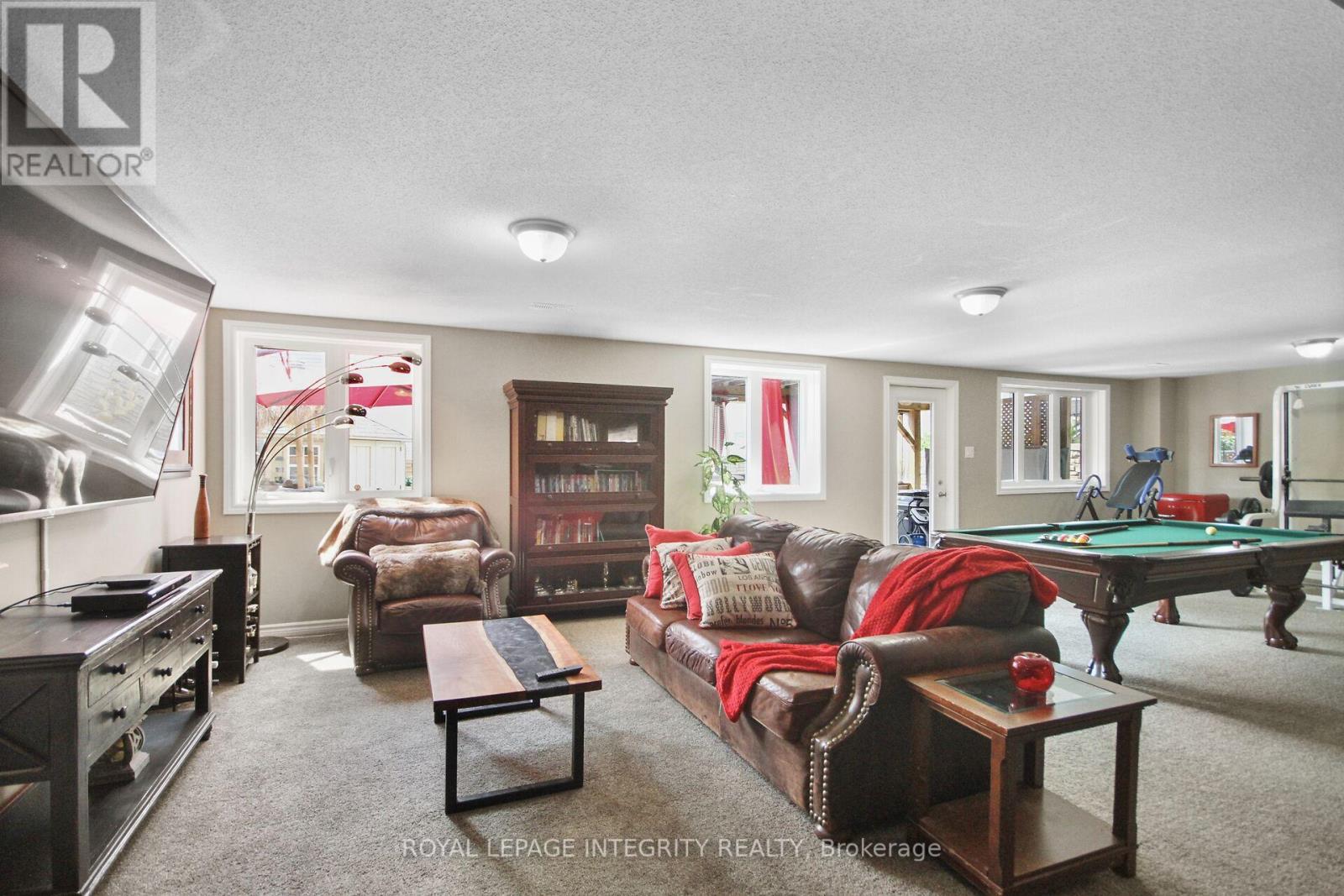 Photo 48 of 318 Everglade Way E, Ottawa ON