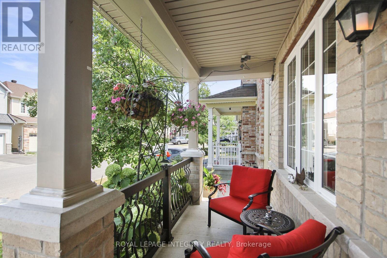 Photo 9 of 318 Everglade Way E, Ottawa ON