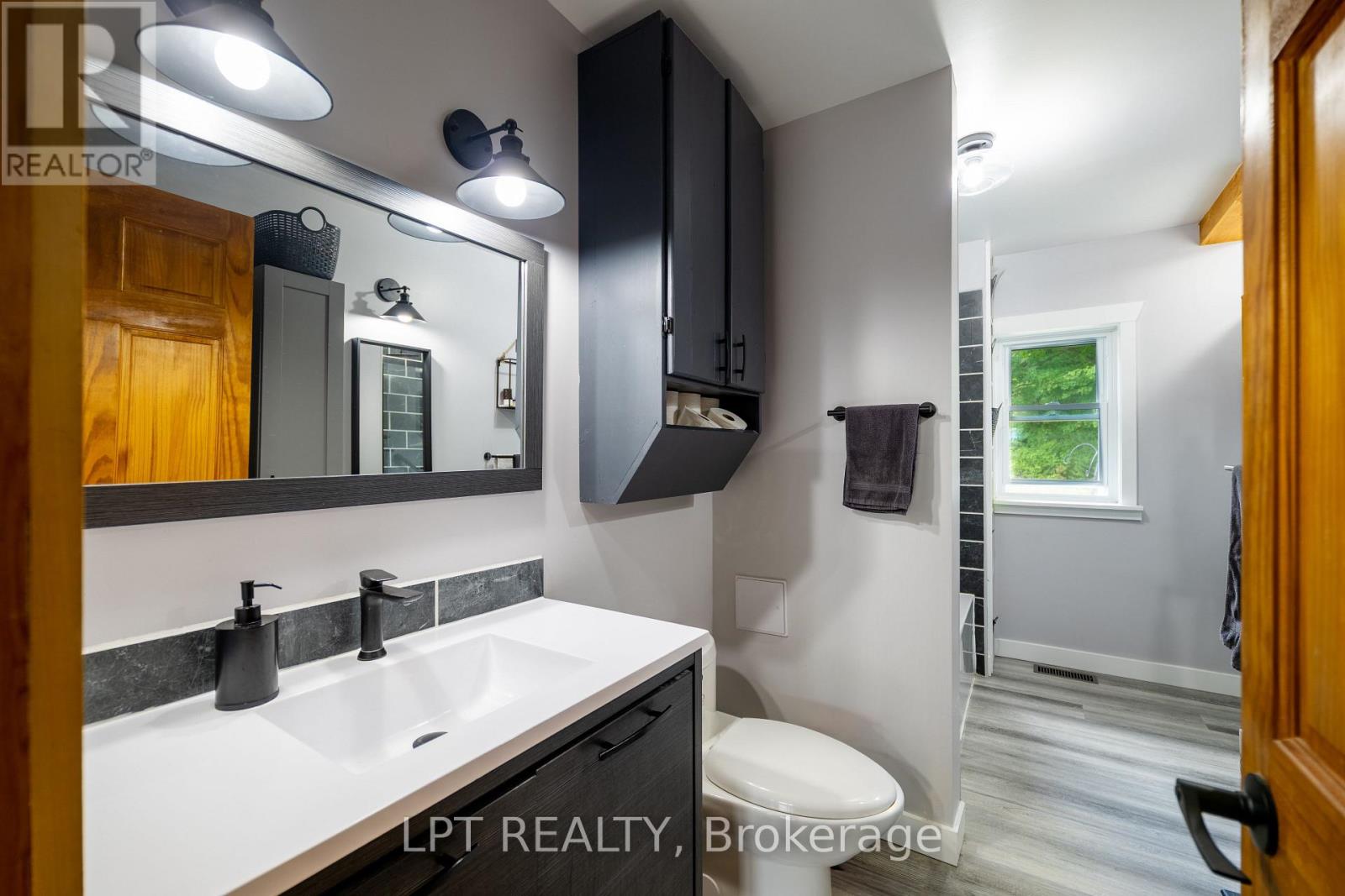 Photo 23 of 2291 Sands Road, Frontenac ON