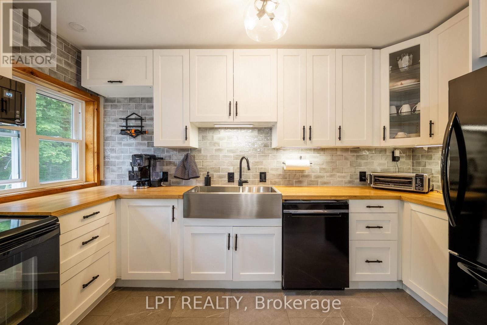 Photo 13 of 2291 Sands Road, Frontenac ON