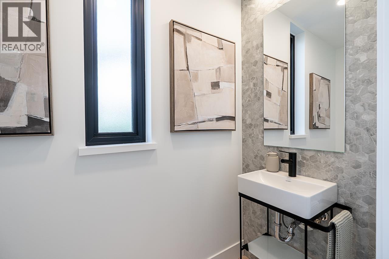 Photo 18 of 204 539 W 28th Avenue, Vancouver BC