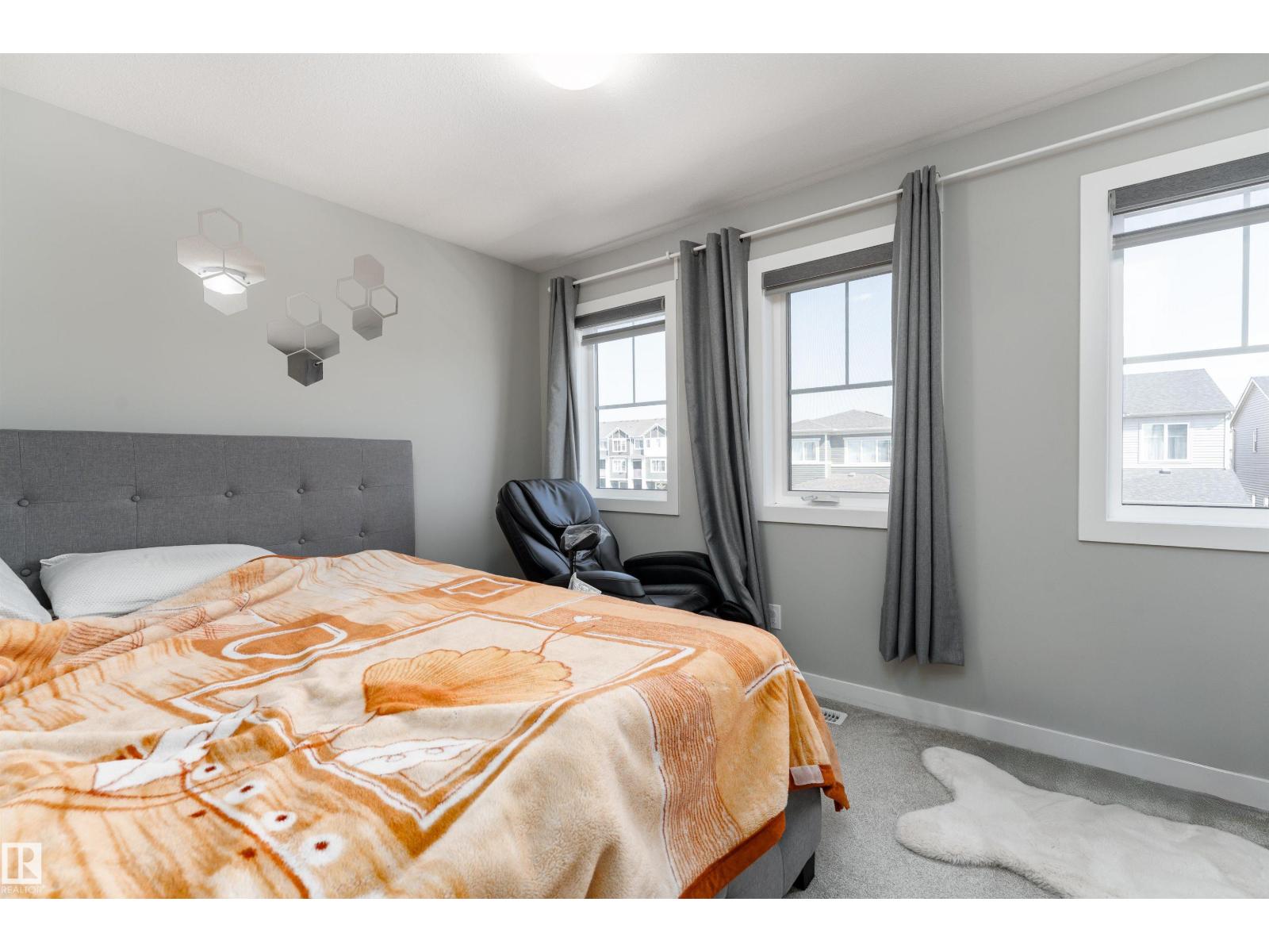 Photo 11 of 20115 15 Av Nw, Edmonton AB