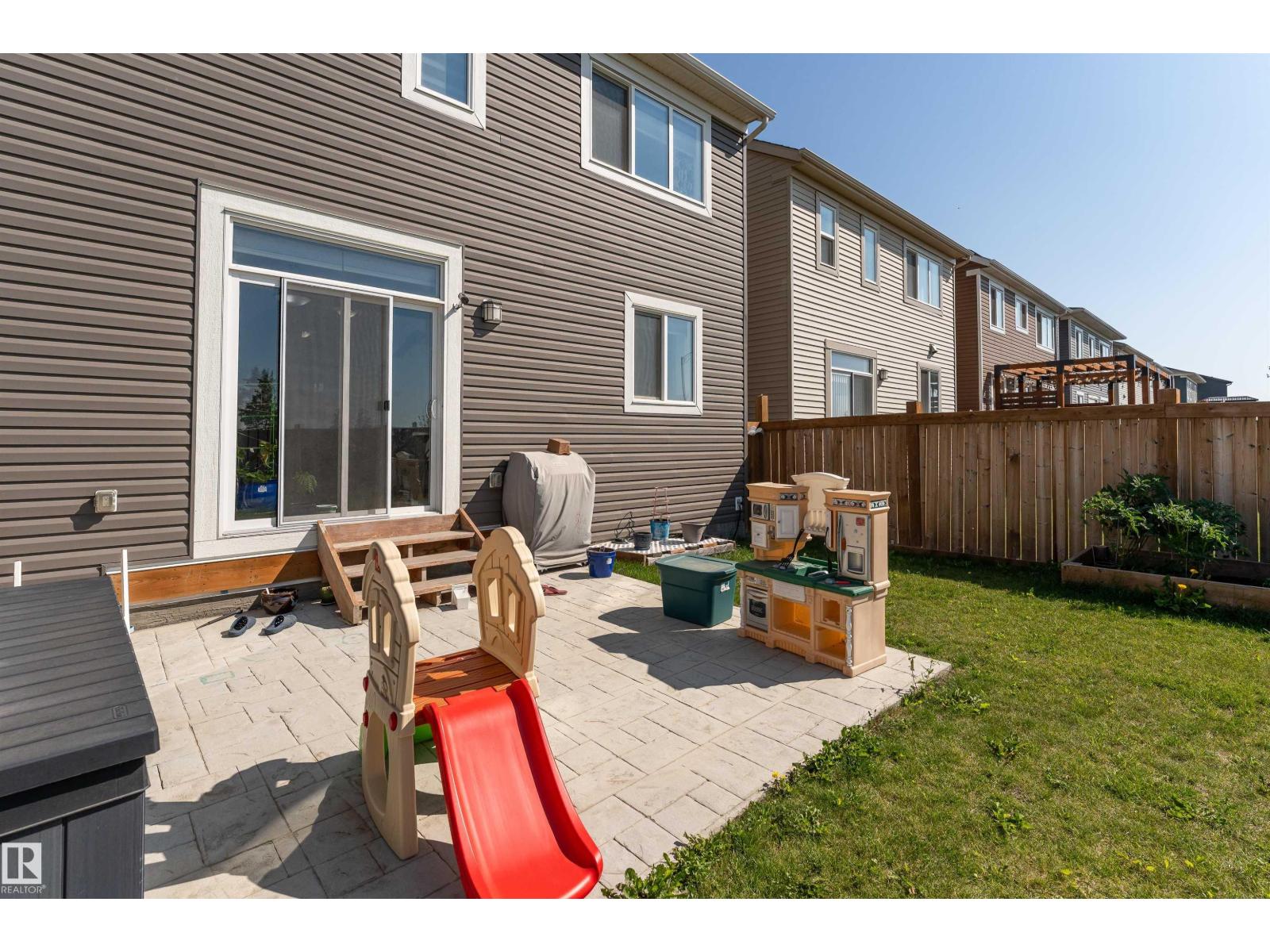 Photo 7 of 20115 15 Av Nw, Edmonton AB