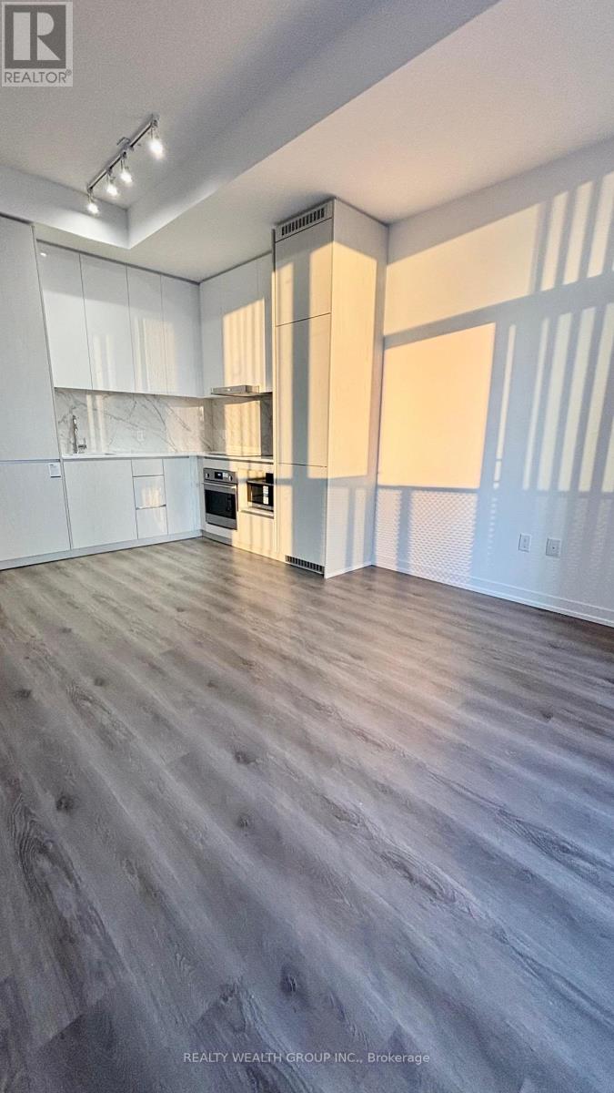 Photo 9 of 3103 28 Interchange Way, Vaughan ON