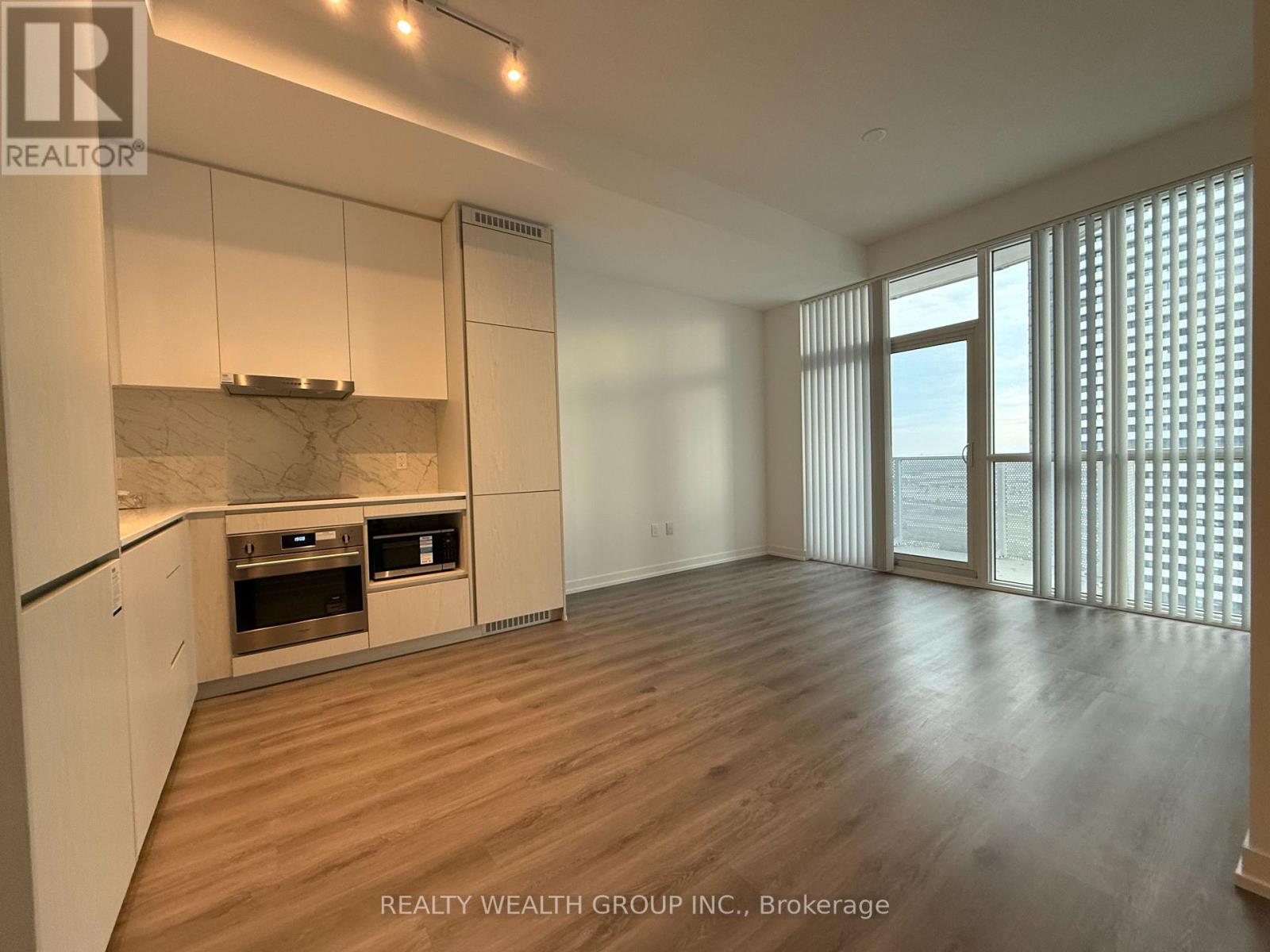 Photo 40 of 3103 28 Interchange Way, Vaughan ON