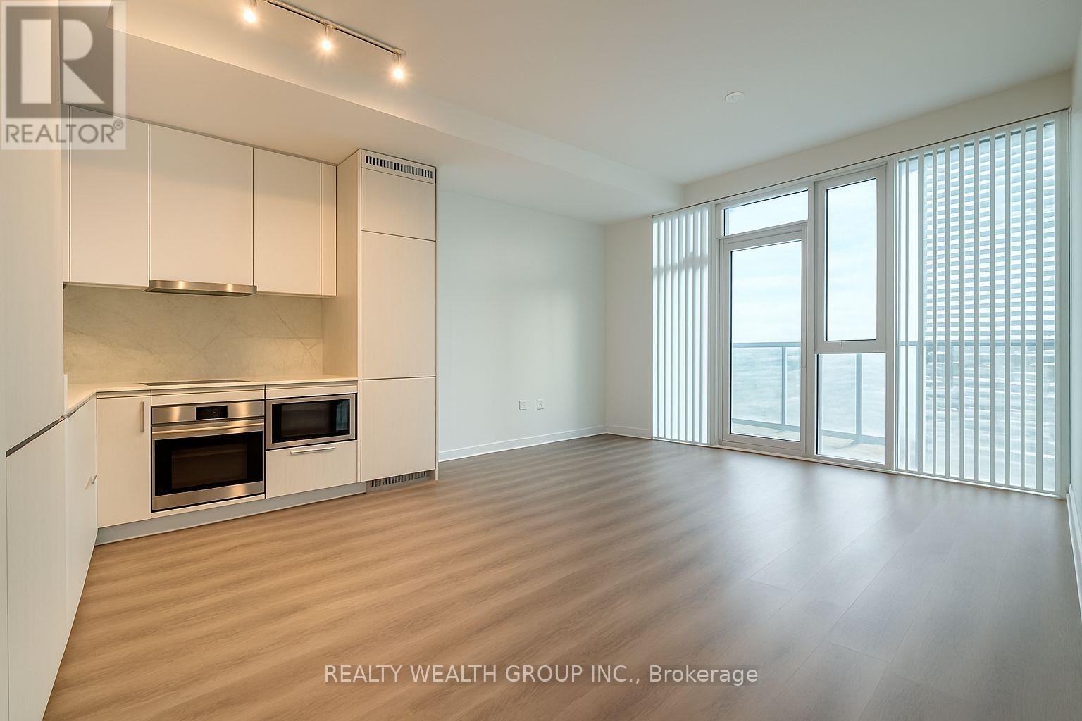 Photo 11 of 3103 28 Interchange Way, Vaughan ON