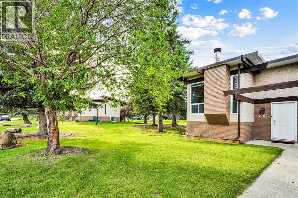 Photo 2 of 4964 Rundlewood Drive Ne, Calgary AB