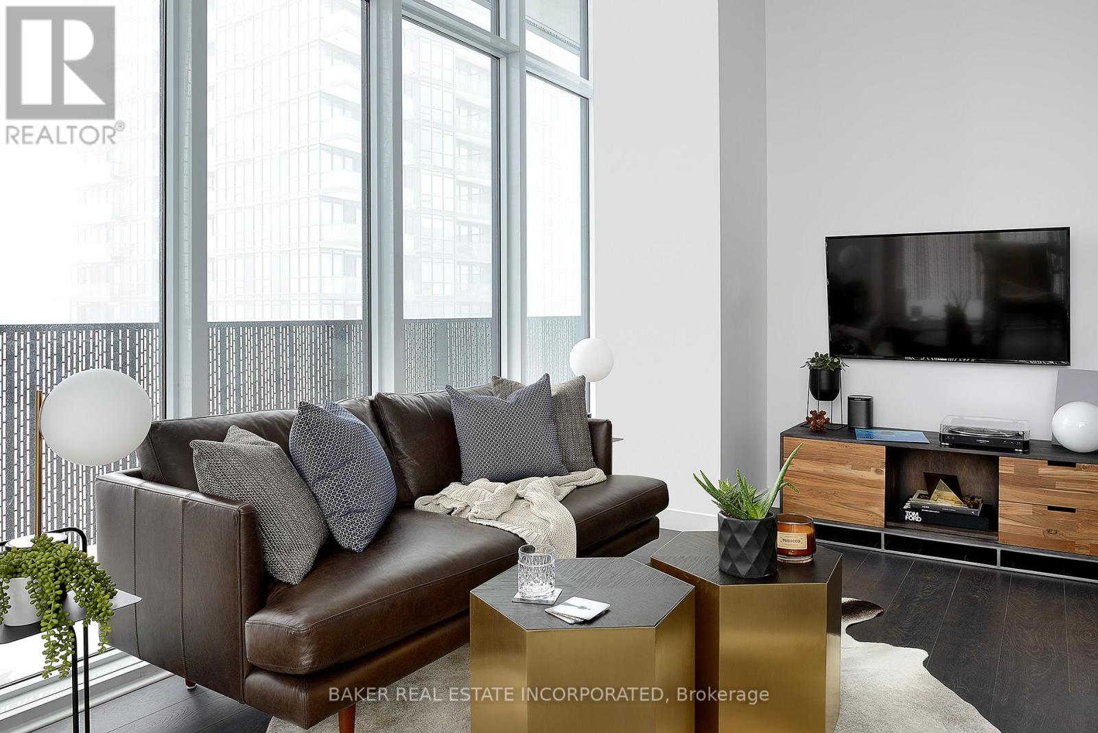 Photo 1 of 705 15 Roehampton Avenue, Toronto ON