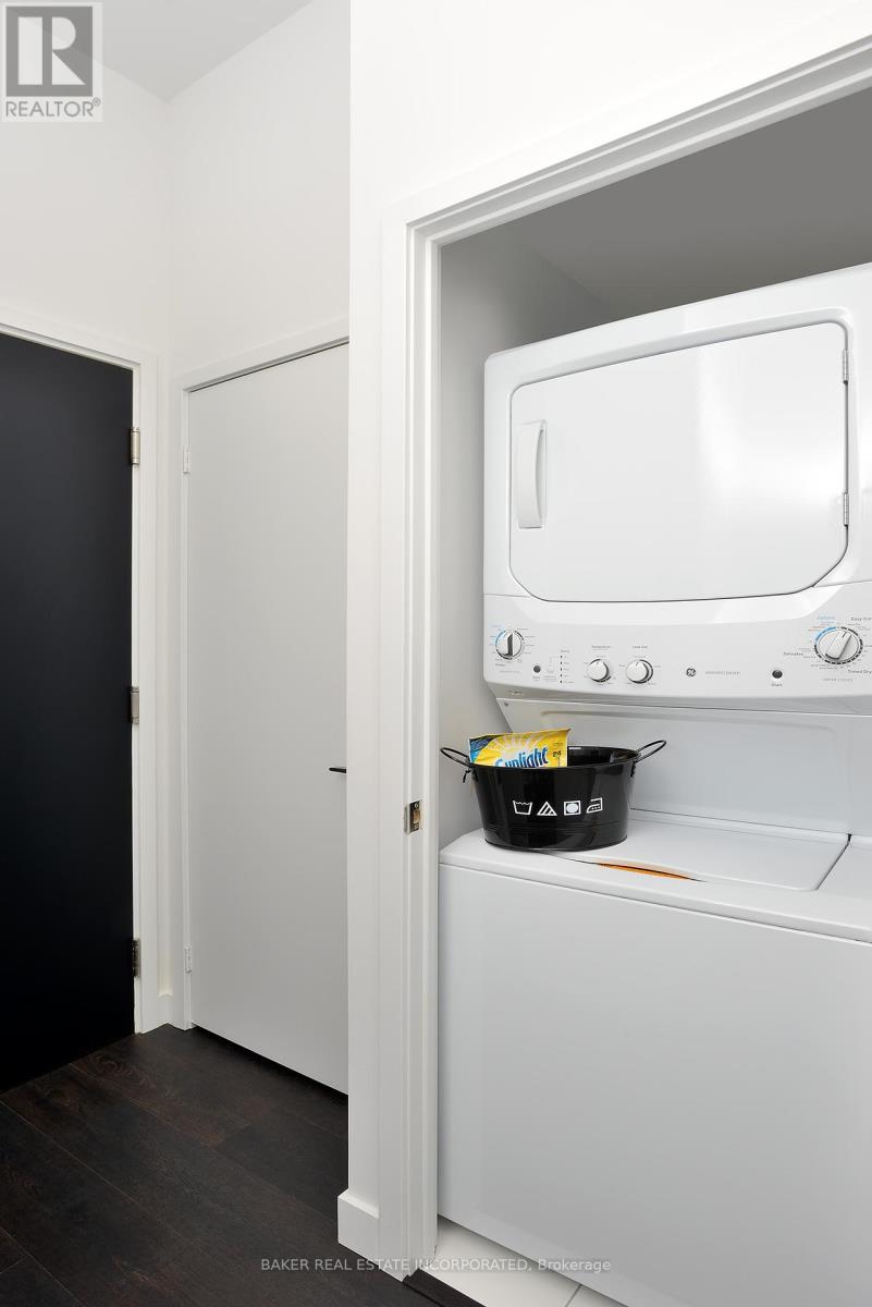 Photo 3 of 705 15 Roehampton Avenue, Toronto ON