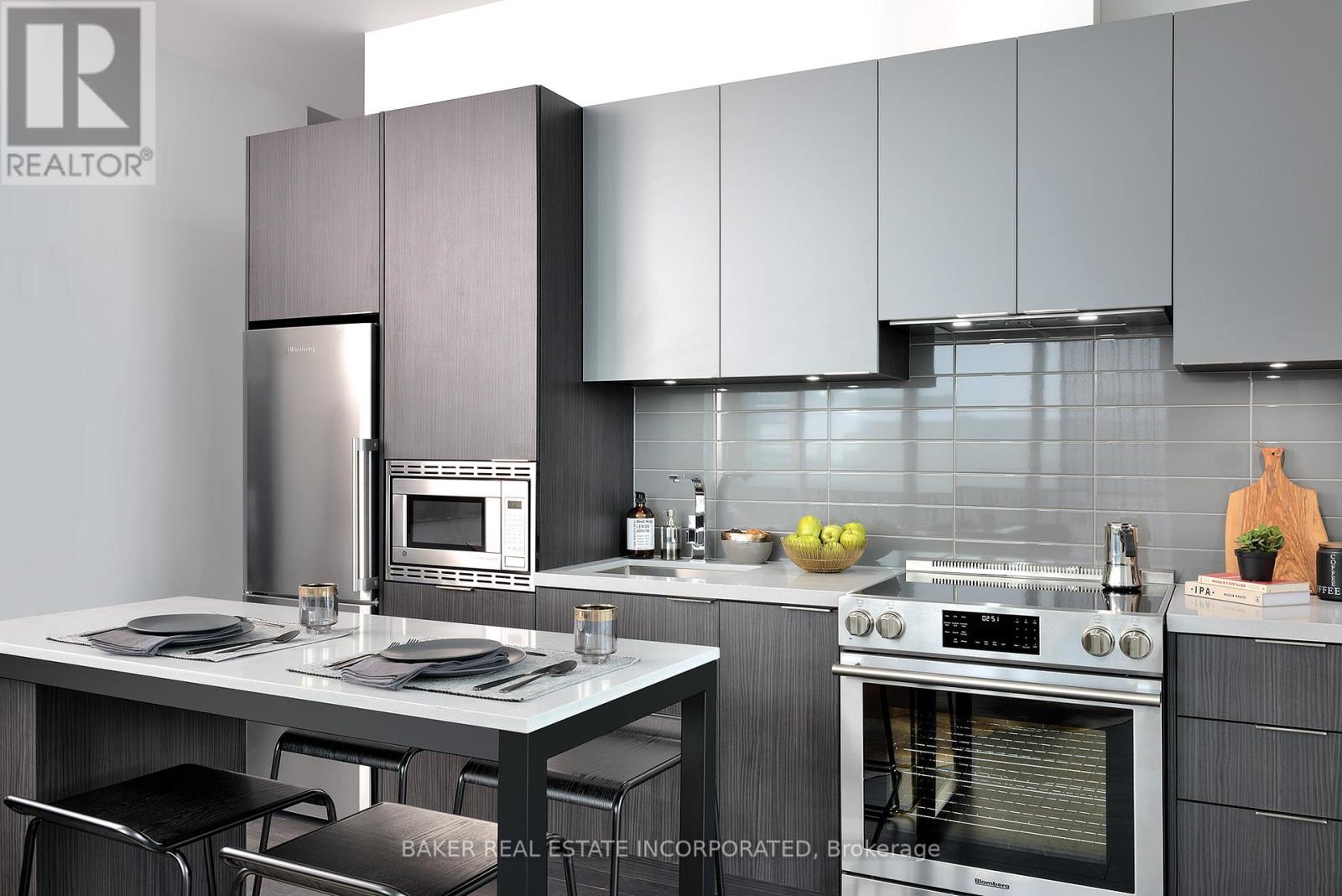 Photo 12 of 705 15 Roehampton Avenue, Toronto ON