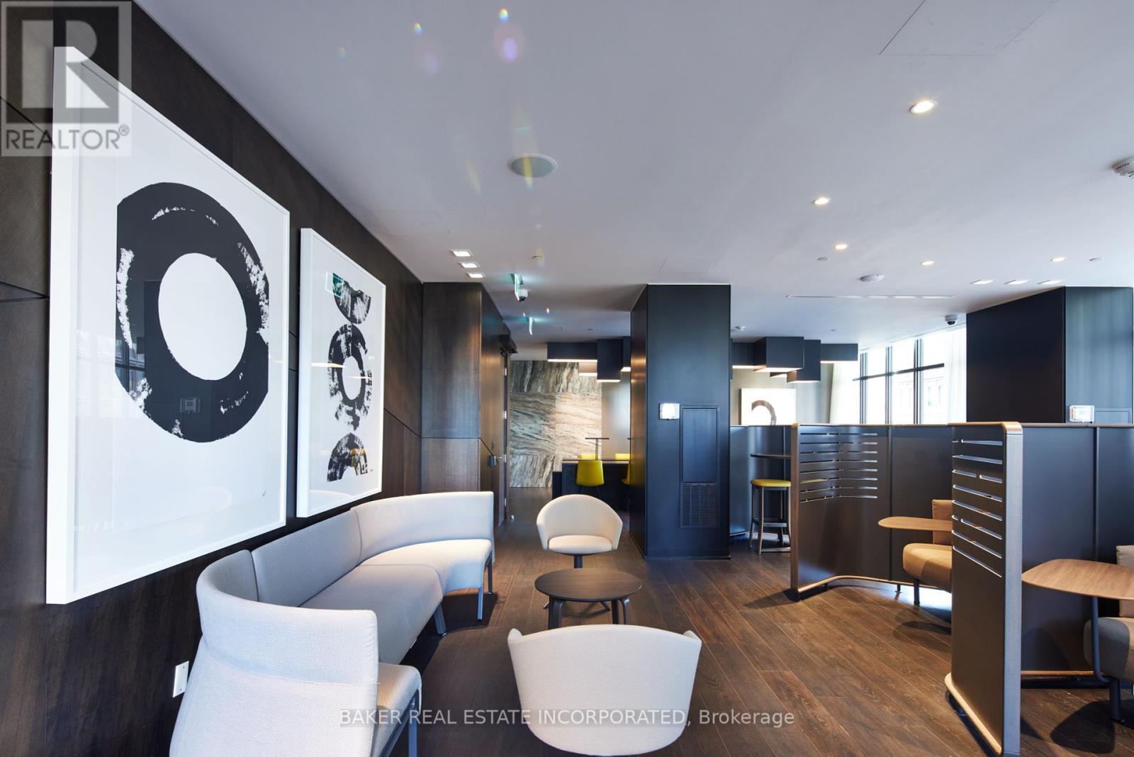 Photo 12 of 3308 15 Roehampton Avenue, Toronto ON