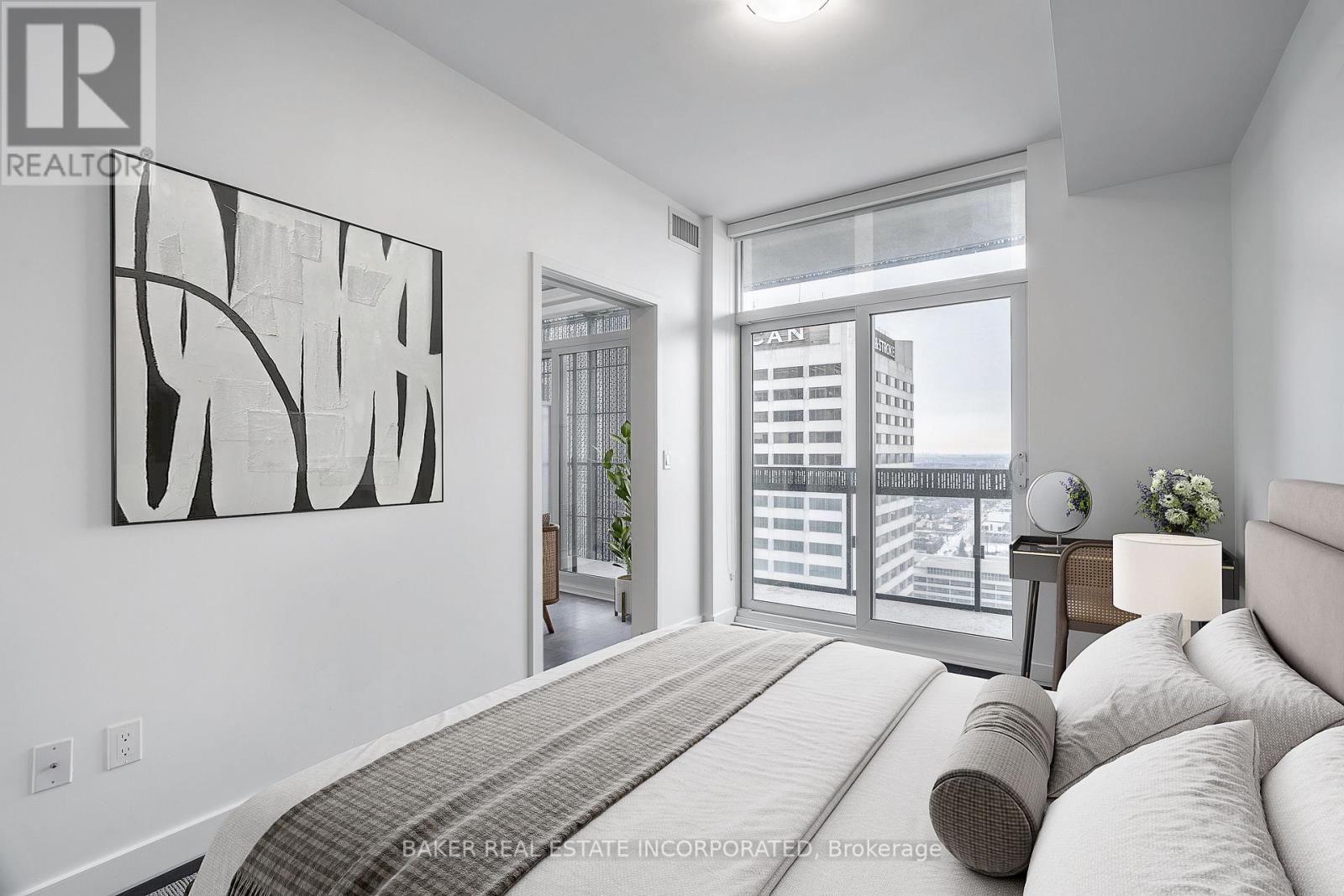 Photo 17 of 3308 15 Roehampton Avenue, Toronto ON