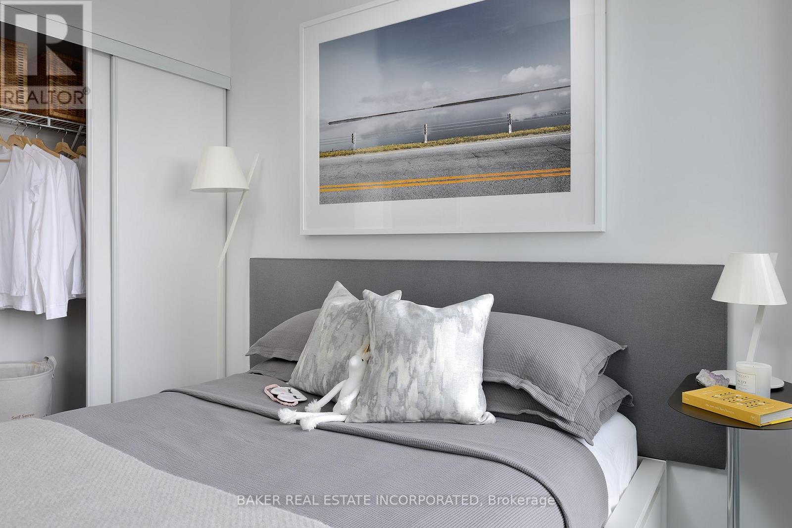 Photo 6 of 601 15 Roehampton Avenue, Toronto ON