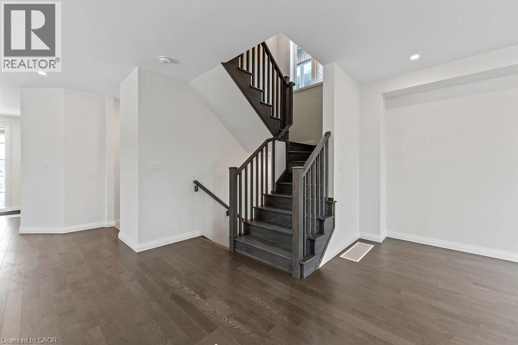 Photo 47 of 207 Alessio Drive, Hamilton ON