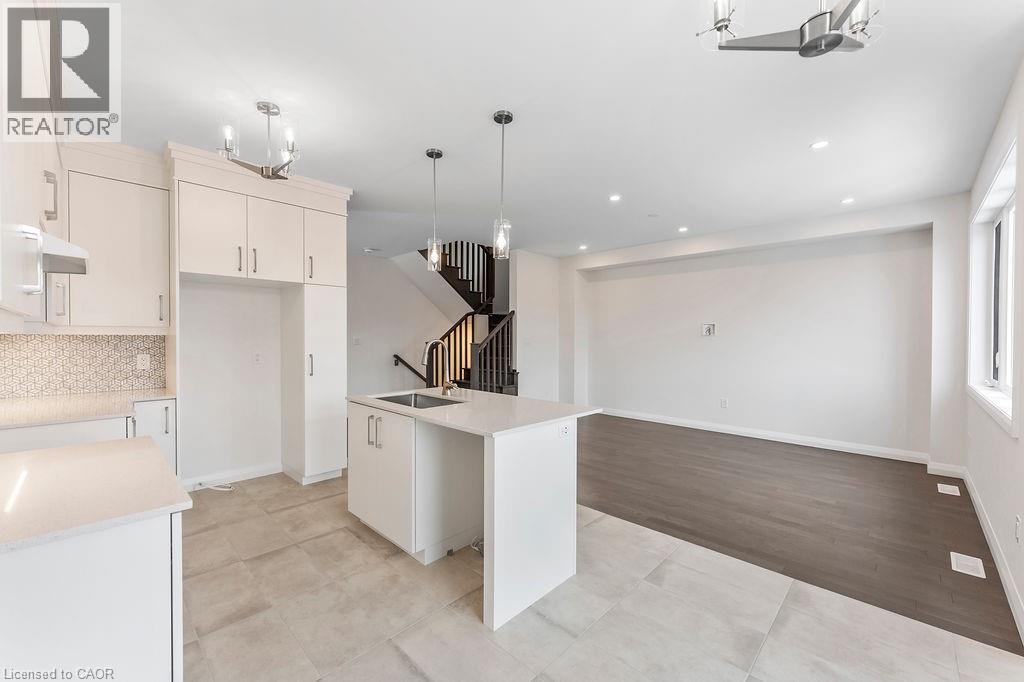 Photo 43 of 207 Alessio Drive, Hamilton ON