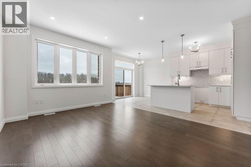 Photo 33 of 207 Alessio Drive, Hamilton ON