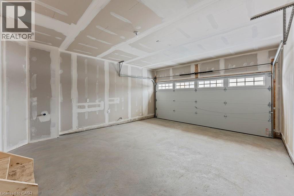 Photo 14 of 207 Alessio Drive, Hamilton ON