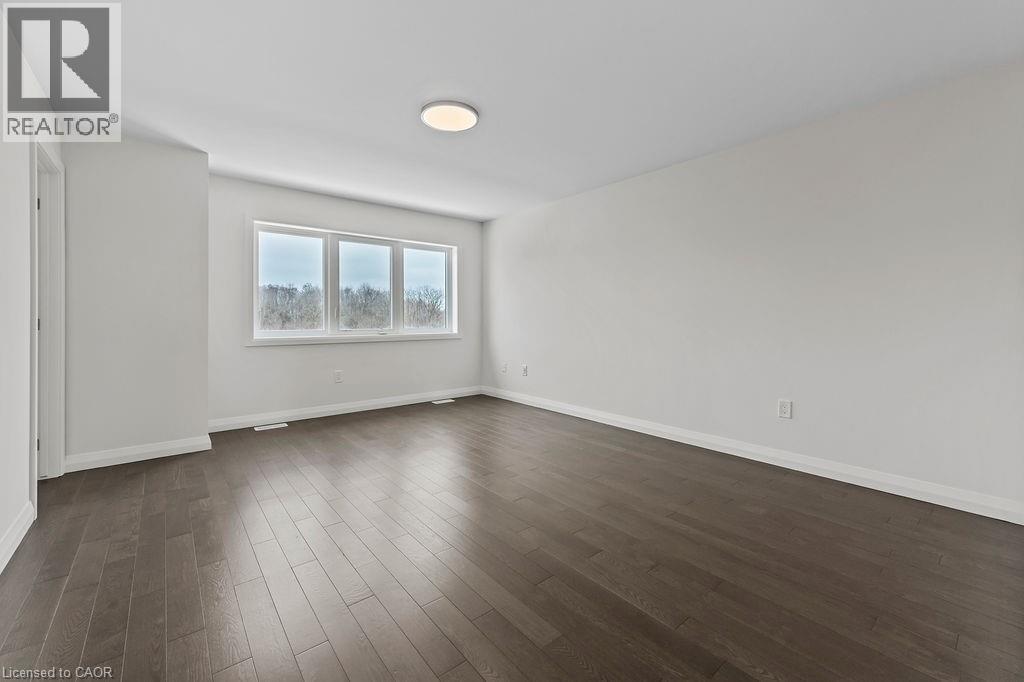 Photo 5 of 207 Alessio Drive, Hamilton ON