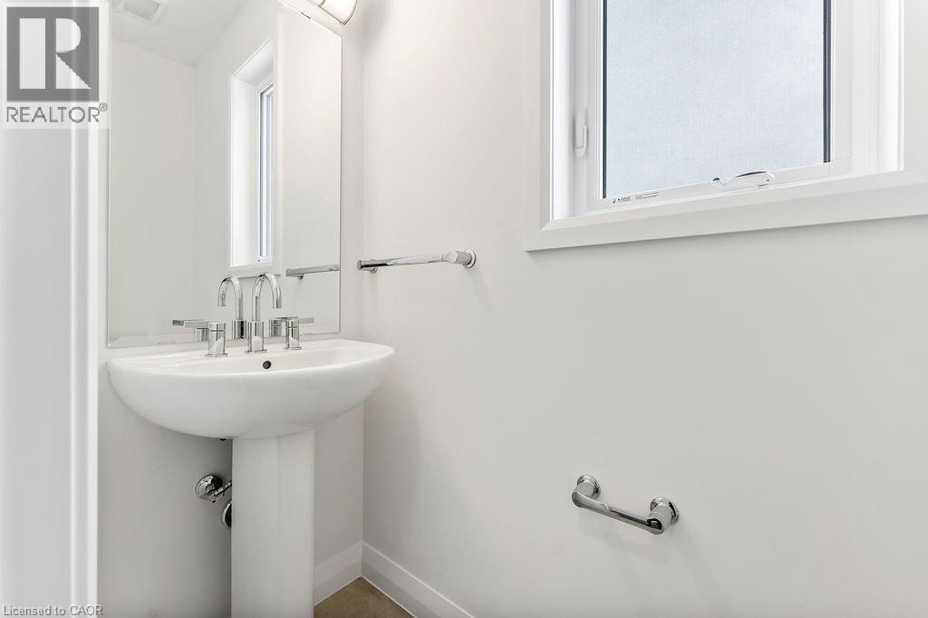 Photo 13 of 207 Alessio Drive, Hamilton ON