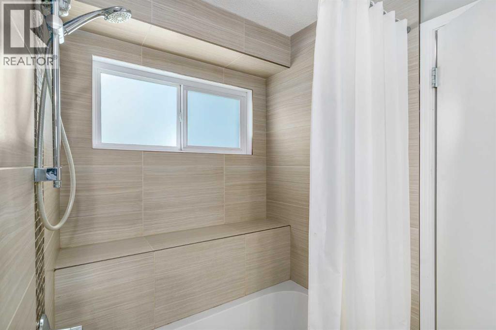 Photo 16 of 271 Millrise Drive Sw, Calgary AB