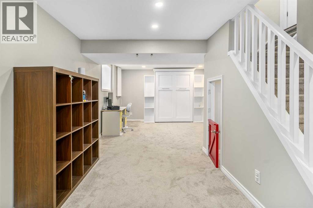 Photo 11 of 271 Millrise Drive Sw, Calgary AB