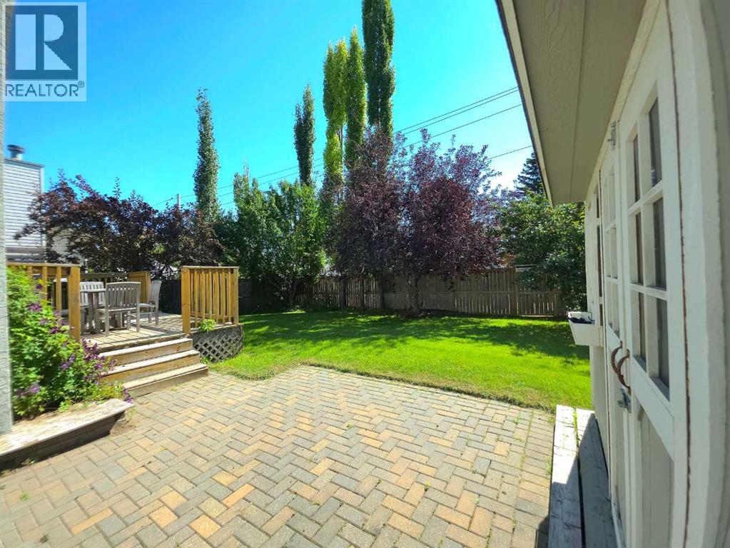 Photo 21 of 271 Millrise Drive Sw, Calgary AB