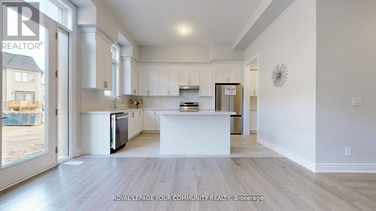 Photo 27 of 158 Harvey Bunker Crescent, Markham ON