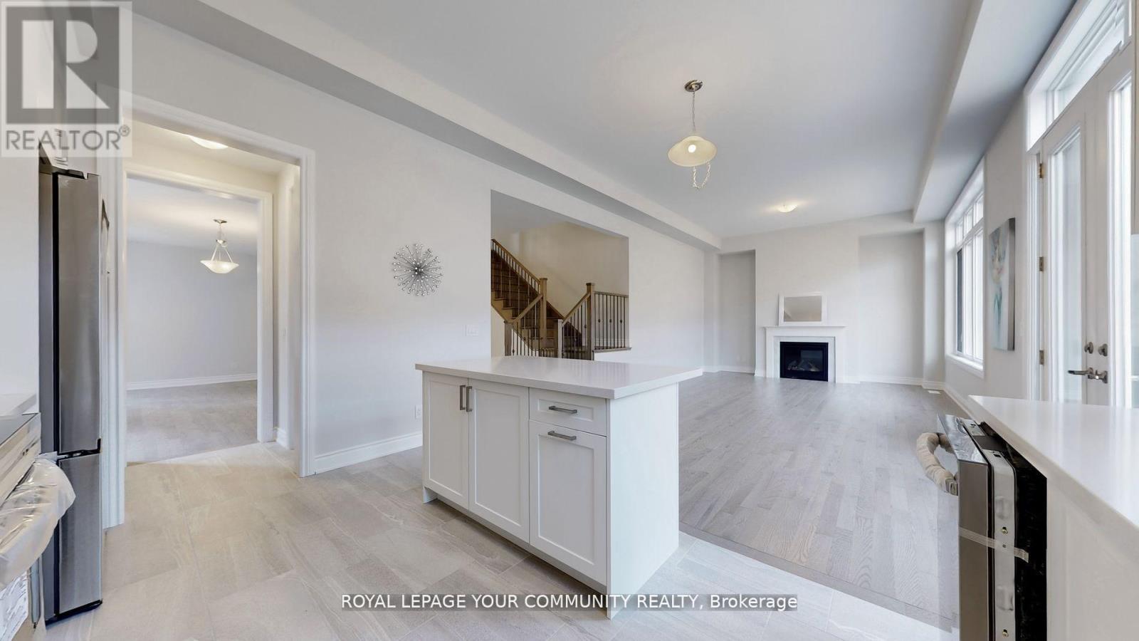Photo 29 of 158 Harvey Bunker Crescent, Markham ON