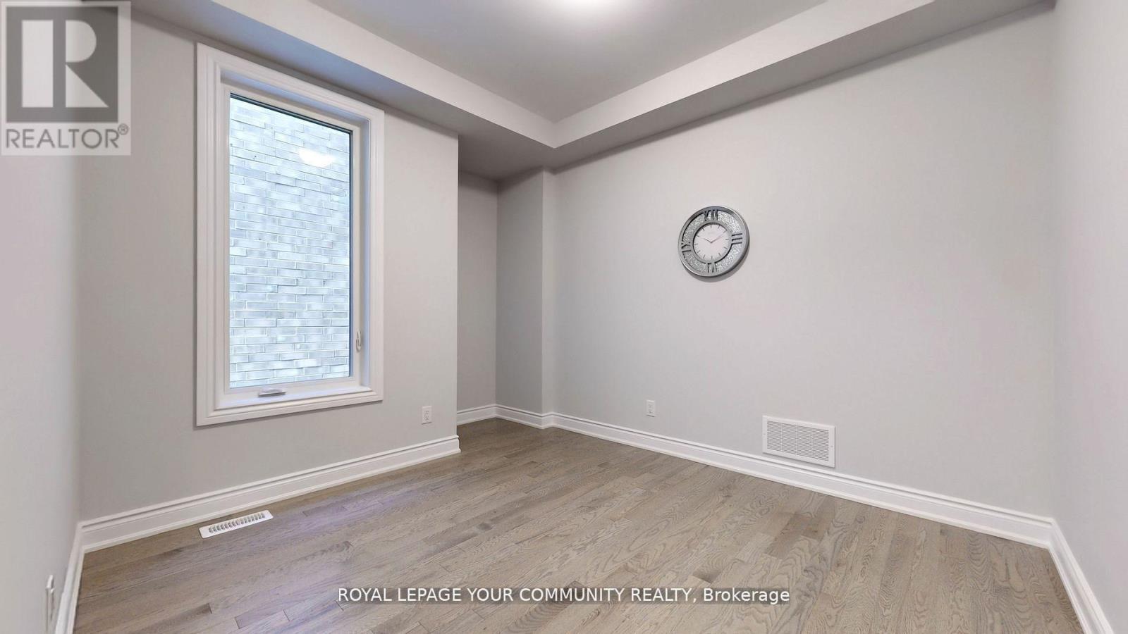 Photo 7 of 158 Harvey Bunker Crescent, Markham ON
