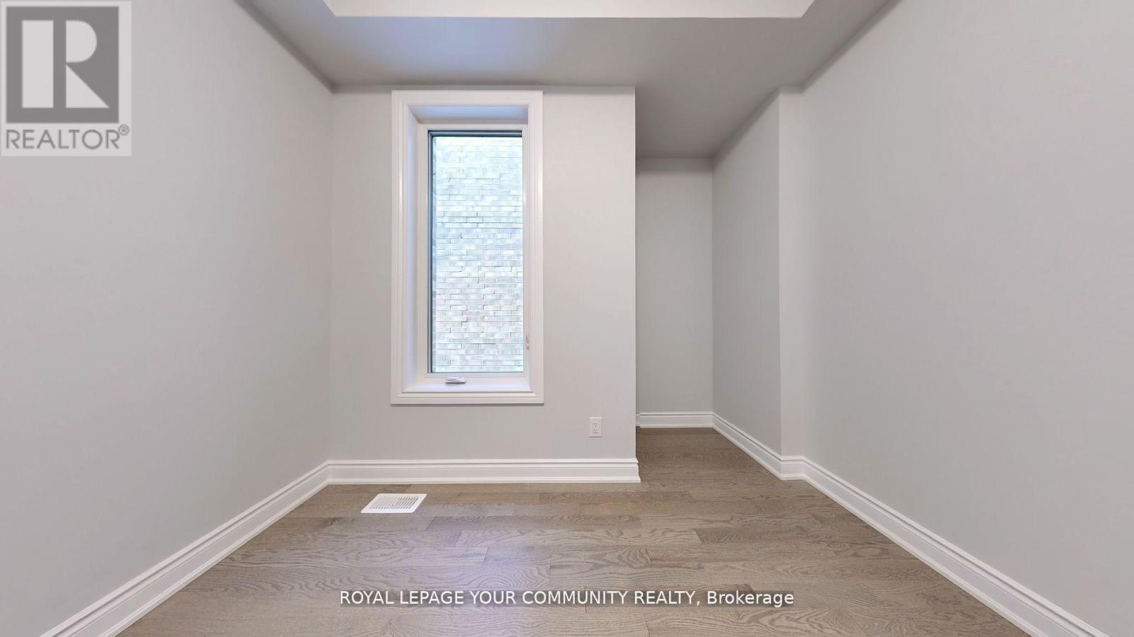Photo 17 of 158 Harvey Bunker Crescent, Markham ON