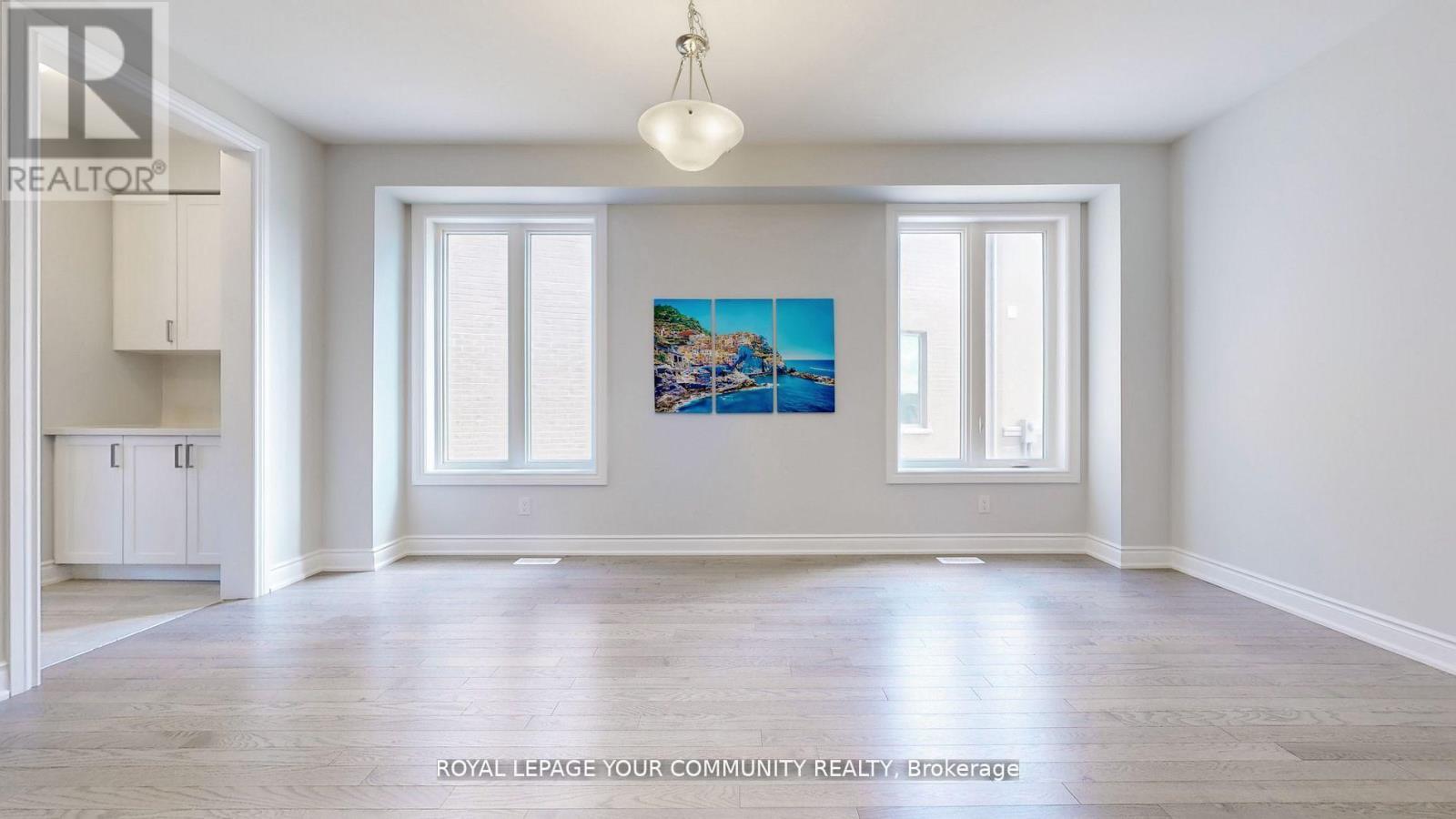 Photo 21 of 158 Harvey Bunker Crescent, Markham ON