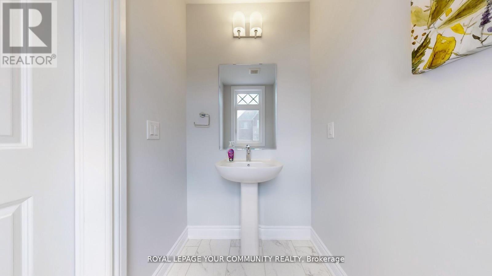Photo 8 of 158 Harvey Bunker Crescent, Markham ON