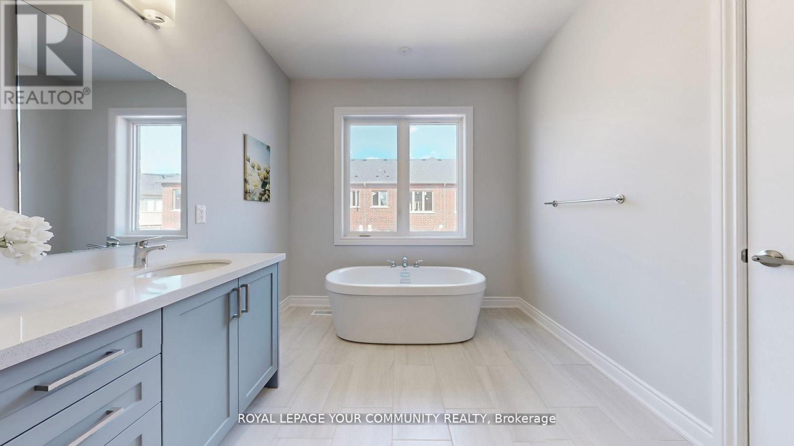Photo 3 of 158 Harvey Bunker Crescent, Markham ON